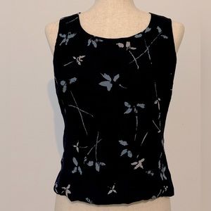 Jones Wear. Size 4. Navy w/accent color